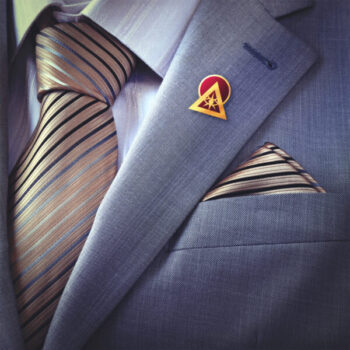 Gold Illuminati Insignia Pin - Image 4